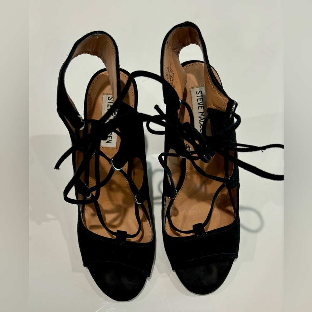 Steve Madden black suede lace up chunky heels size 8.5